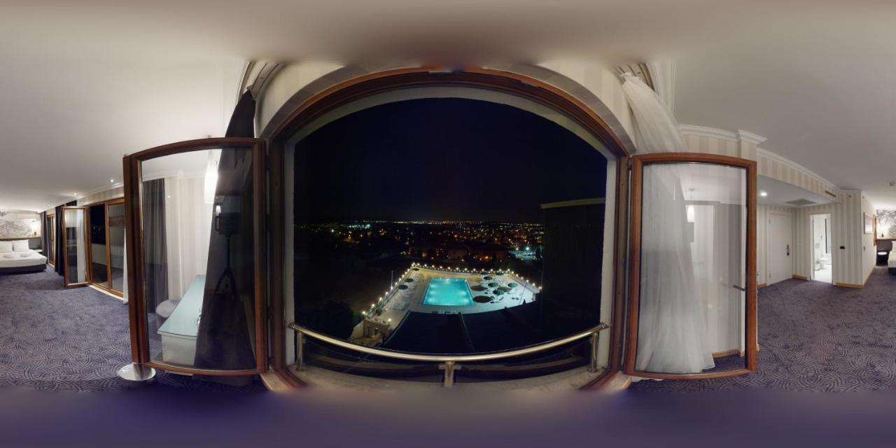 Double Royal Hotel Kocaeli Buitenkant foto