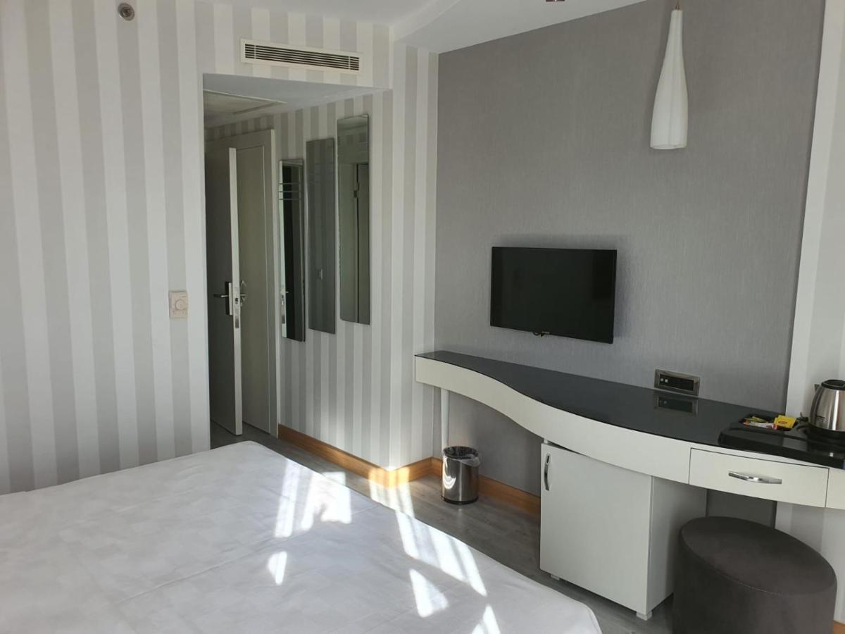 Double Royal Hotel Kocaeli Buitenkant foto
