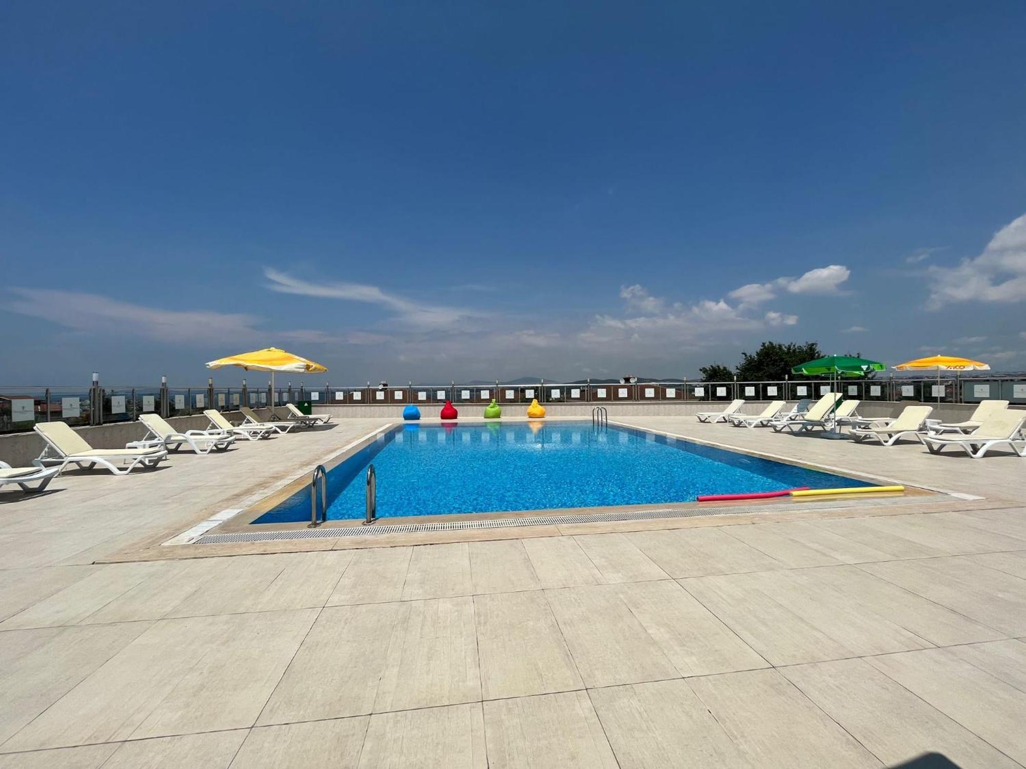 Double Royal Hotel Kocaeli Buitenkant foto